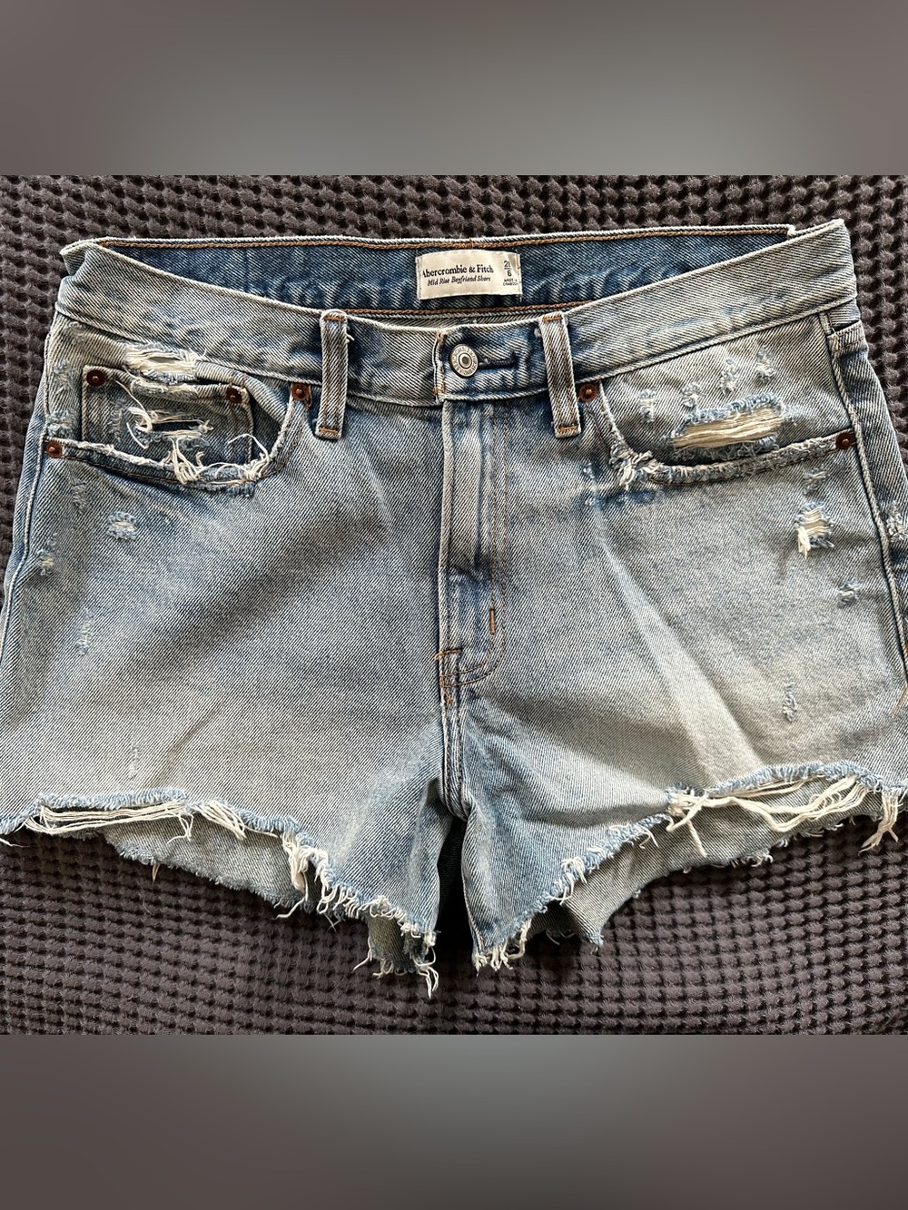 Abercrombie & Fitch Mid Rise Boyfriend Short Light Wash Distressed denim